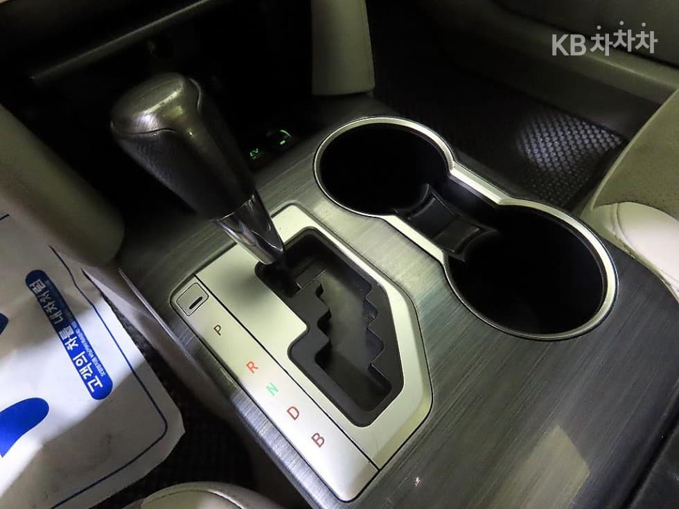 Toyota Нов Camry2.5L хибрид XLE - 12