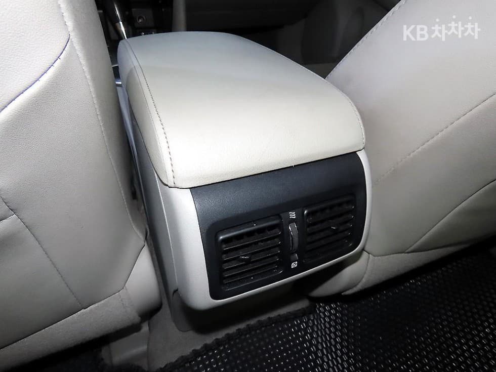 Toyota Нов Camry2.5L хибрид XLE - 16