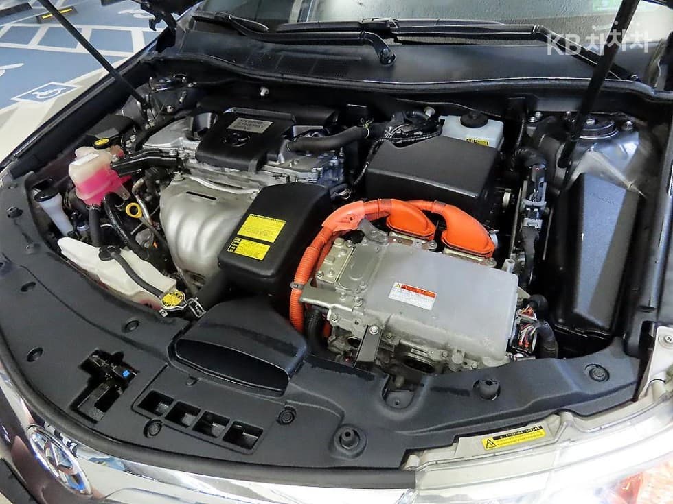 Toyota Нов Camry2.5L хибрид XLE - 19