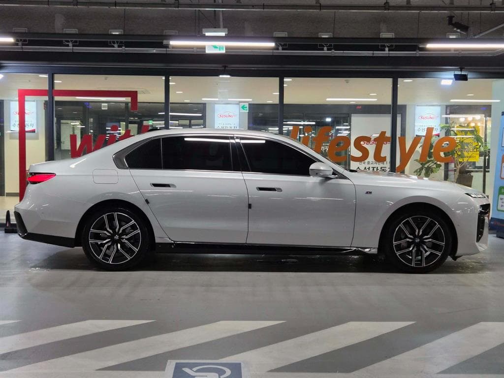 BMW 7시리즈(G70)740i xDrive M Sport - 3