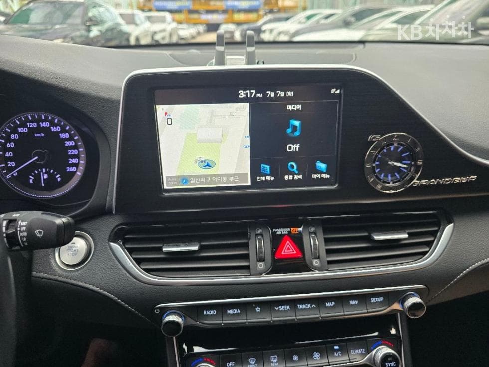 Hyundai Grandeur (Azera)IG3.0 Exclusive Standard - 10