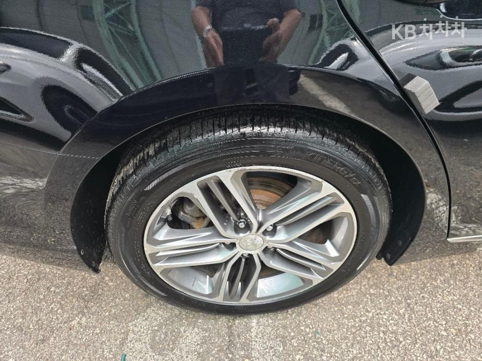 Hyundai Grandeur (Azera)IG3.0 Exclusive Standard - 19