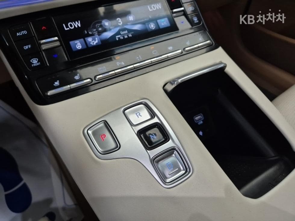 Hyundai The New (facelift) Grandeur (Azera)3.3 Calligraphy - 8