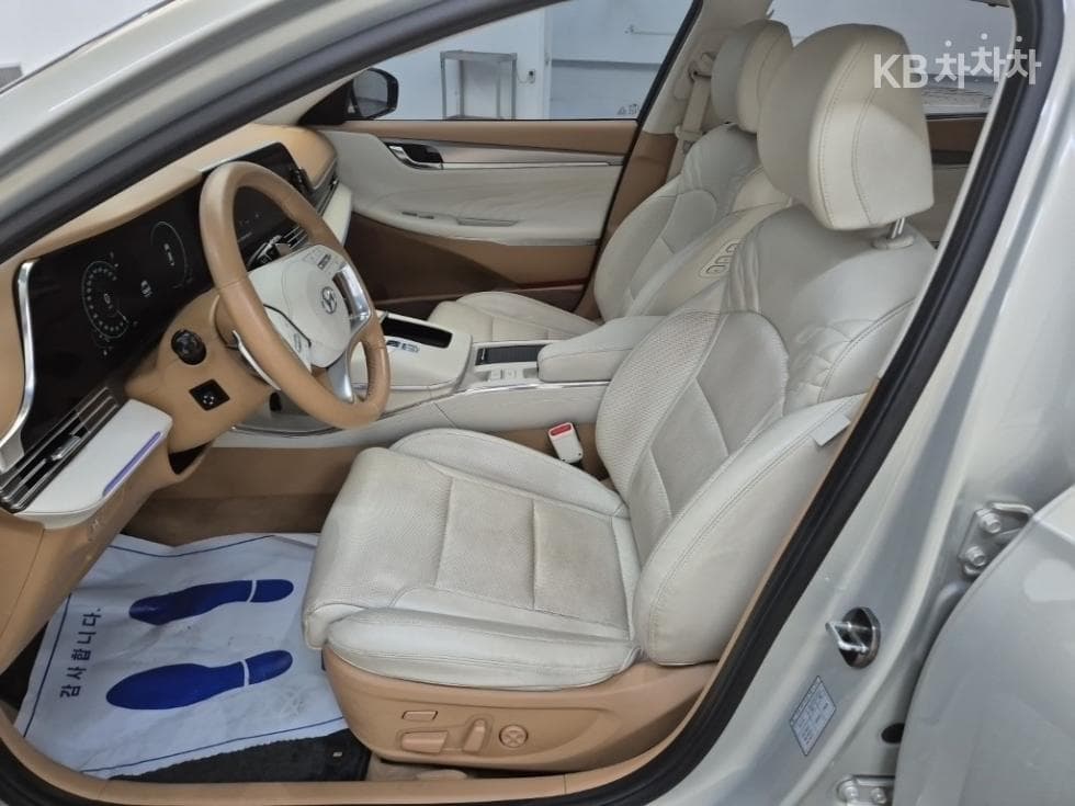 Hyundai The New (facelift) Grandeur (Azera)3.3 Calligraphy - 11