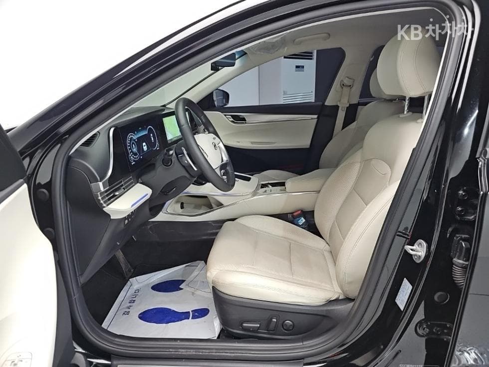 Hyundai The New (facelift) Grandeur (Azera)2.5 Le Blanc - 11