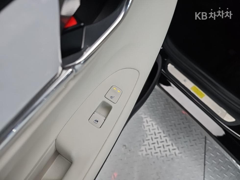 Hyundai The New (facelift) Grandeur (Azera)2.5 Le Blanc - 13