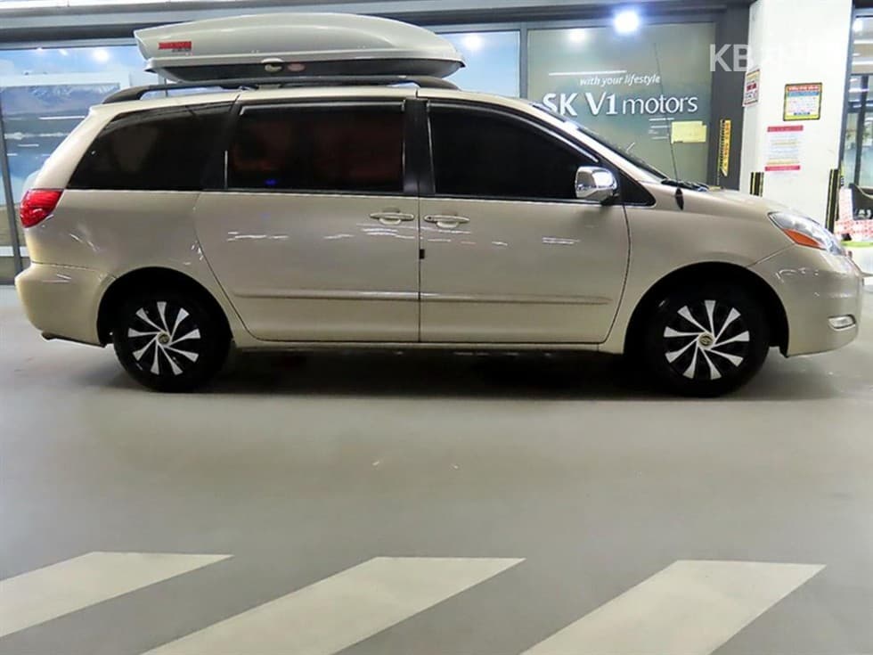 Toyota Sienna3.5 Второ поколение - 3