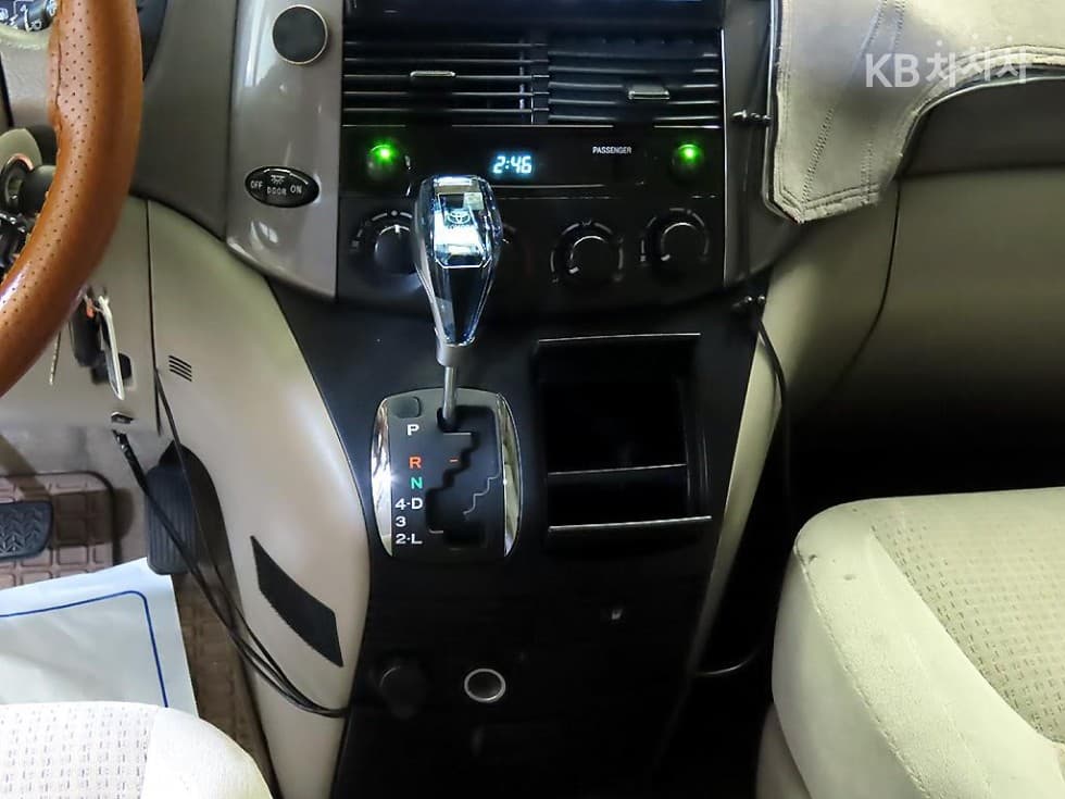 Toyota Sienna3.5 Второ поколение - 12