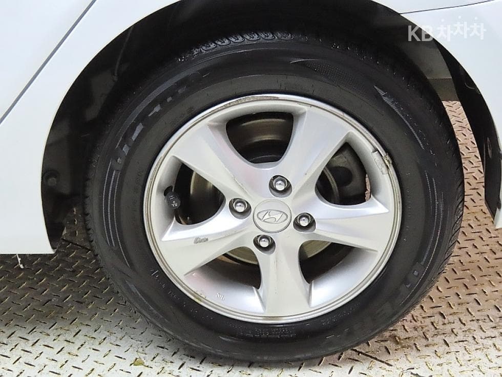 Hyundai Accent(신형)1.4 VVT Premier - 20