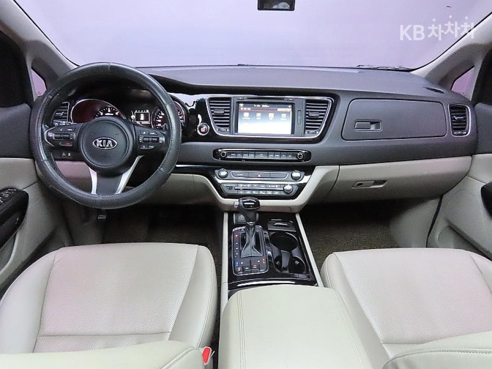 Киа All New Канивал9-местен 2.2 Дизел Престиж - 6