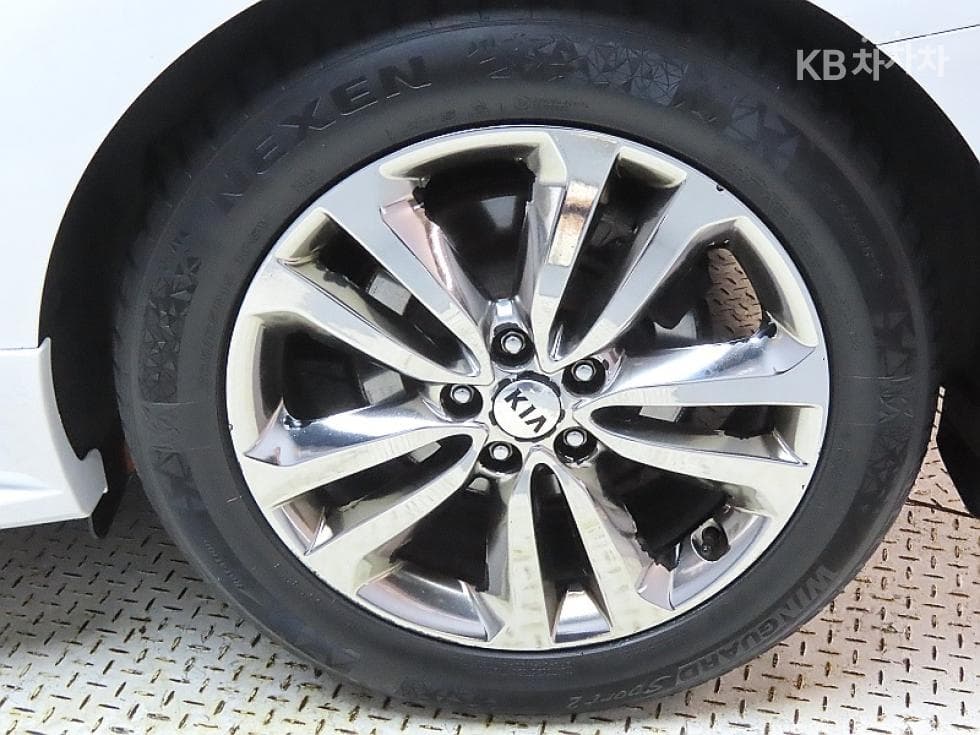 Киа All New Канивал9-местен 2.2 Дизел Престиж - 20