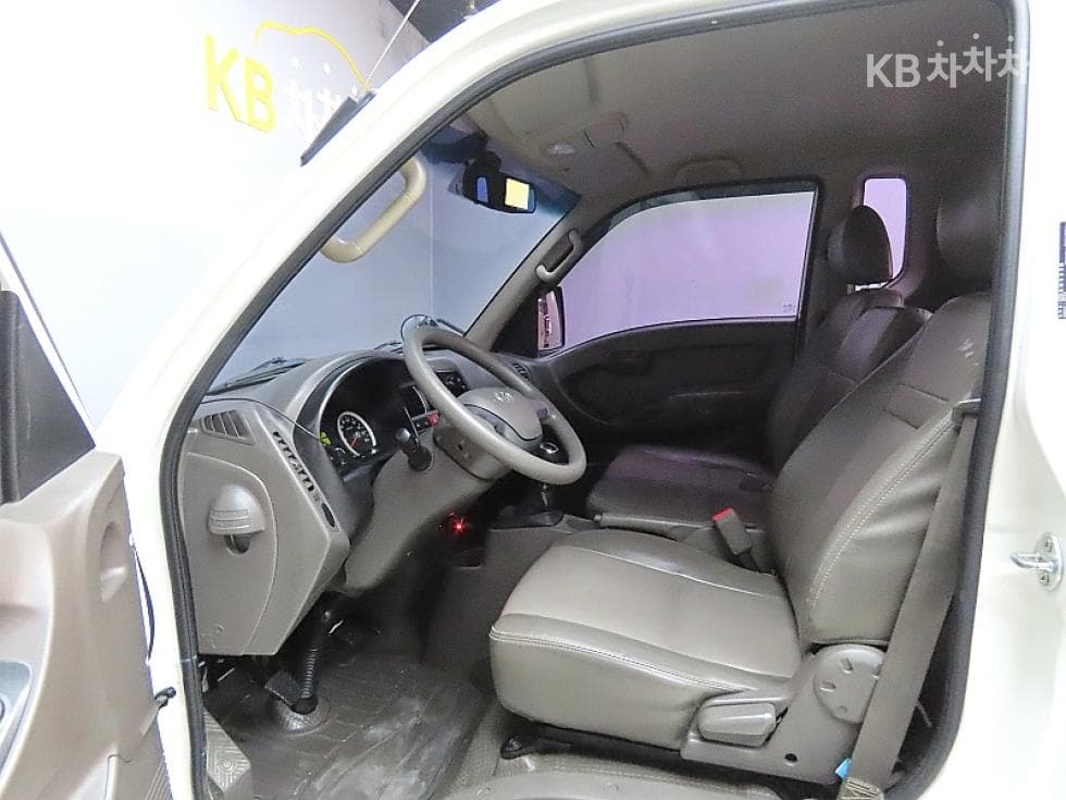 Hyundai Porter 2Extra Long Super Cab CRDi SUP High-end Type - 9