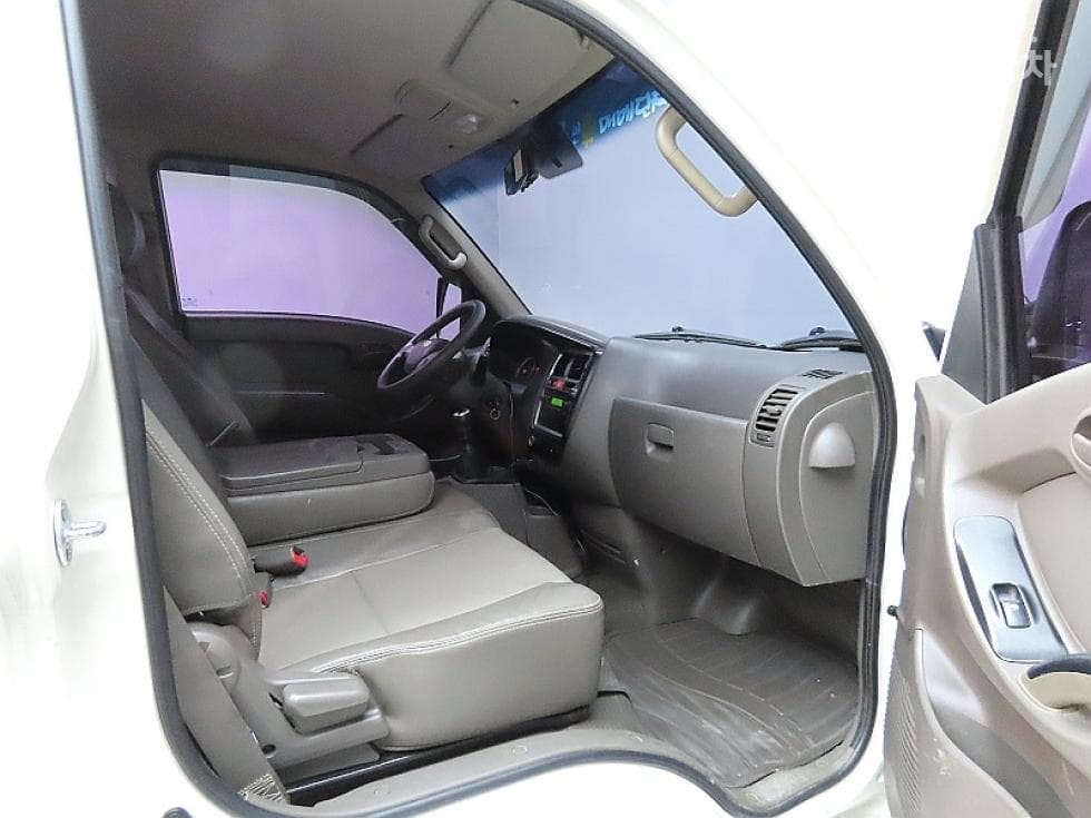 Hyundai Porter 2Extra Long Super Cab CRDi SUP High-end Type - 10