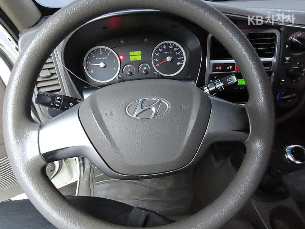 Hyundai Porter 2Extra Long Super Cab CRDi SUP High-end Type - 16