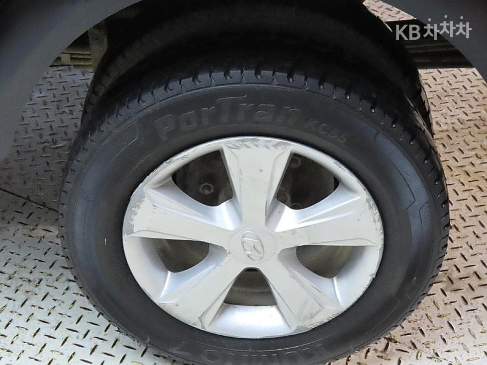 Hyundai Porter 2Extra Long Super Cab CRDi SUP High-end Type - 17