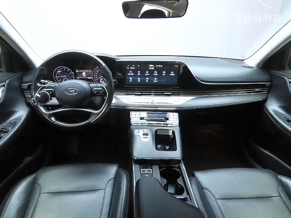 Hyundai The New (facelift) Grandeur (Azera)LPi 3.0 Rental car Modern - 6