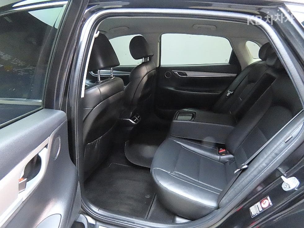 Hyundai The New (facelift) Grandeur (Azera)LPi 3.0 Rental car Modern - 11