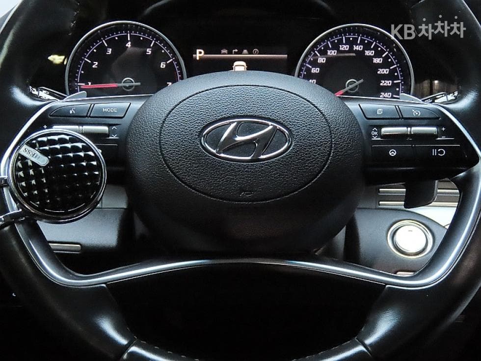 Hyundai The New (facelift) Grandeur (Azera)LPi 3.0 Rental car Modern - 18
