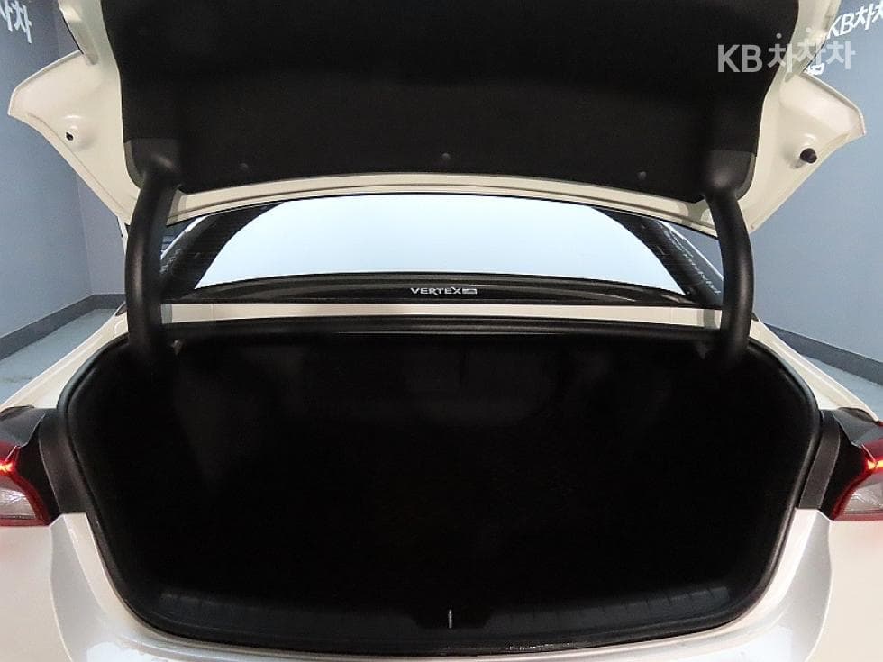 Киа K5 3-토 поколение1.6 Бензин Турбо Signature - 19