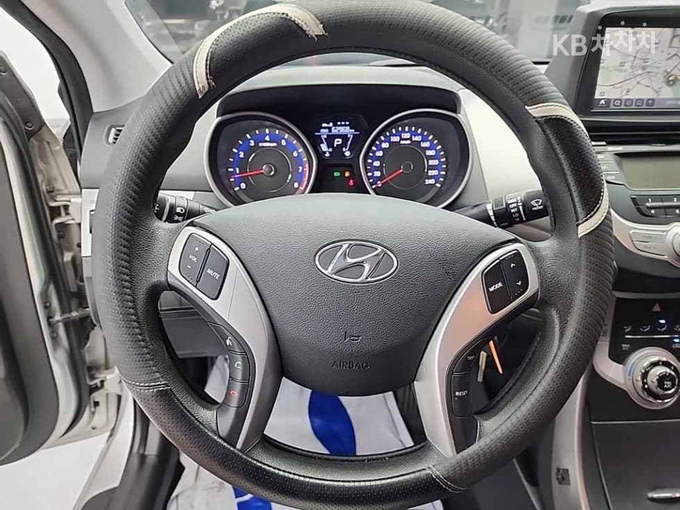 Хюндай Avante (Elantra)MDM16 GDi LUXURY - 9