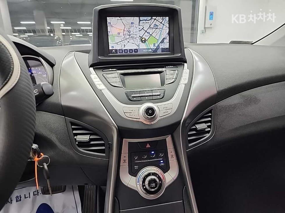 Хюндай Avante (Elantra)MDM16 GDi LUXURY - 10