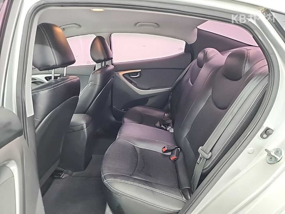 Хюндай Avante (Elantra)MDM16 GDi LUXURY - 12