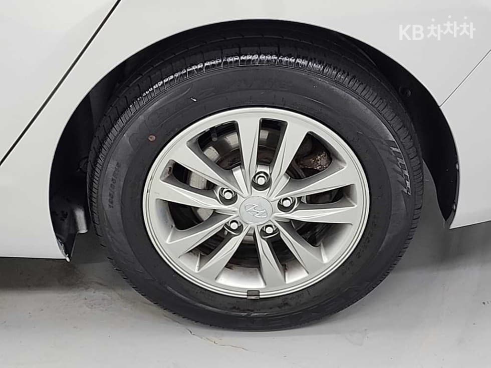Хюндай Avante (Elantra)MDM16 GDi LUXURY - 20