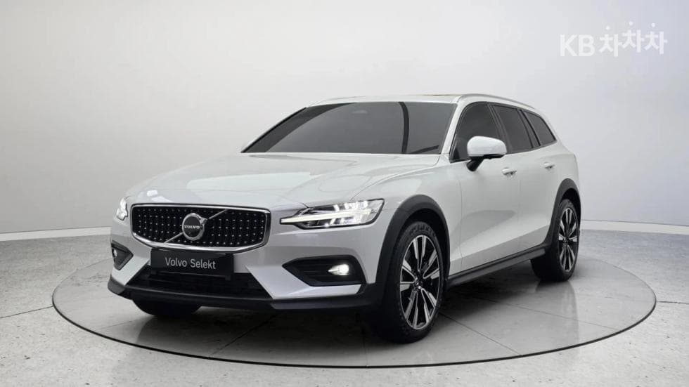 Volvo V60 CC(Второ поколение) B5 AWD Ultimate - Image 1