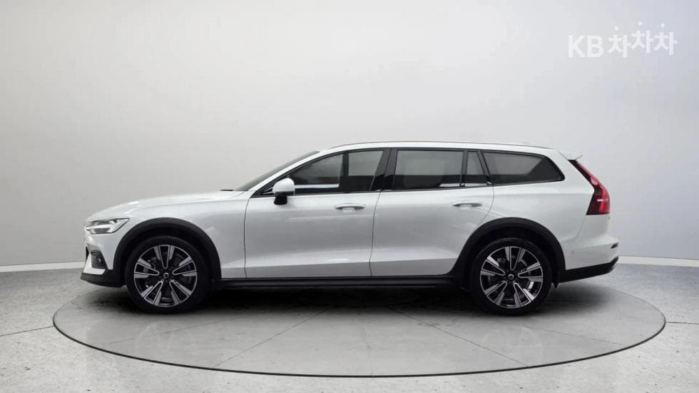 Volvo V60 CC(Второ поколение)B5 AWD Ultimate - 3