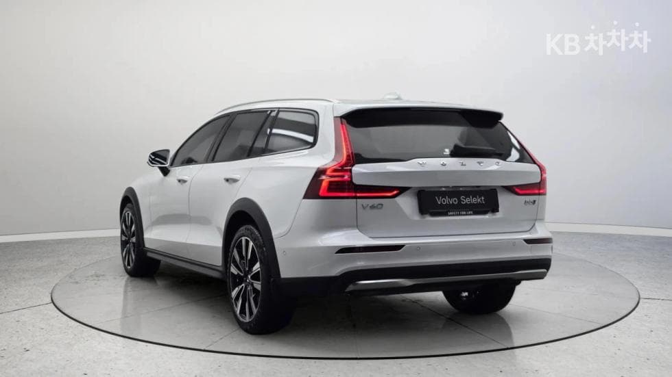 Volvo V60 CC(Второ поколение)B5 AWD Ultimate - 4