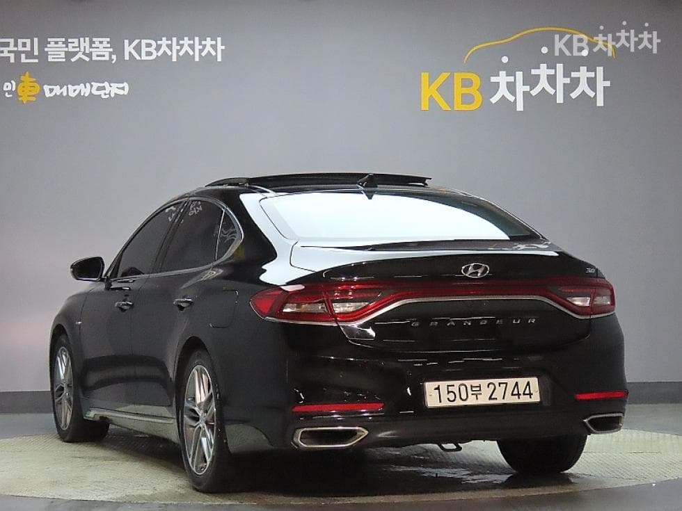 Hyundai Grandeur (Azera)IGRental car 3.0 LPi Exclusive Standard - 4