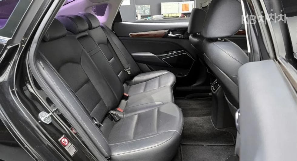 Kia All New K72.4 GDI Prestige - 12