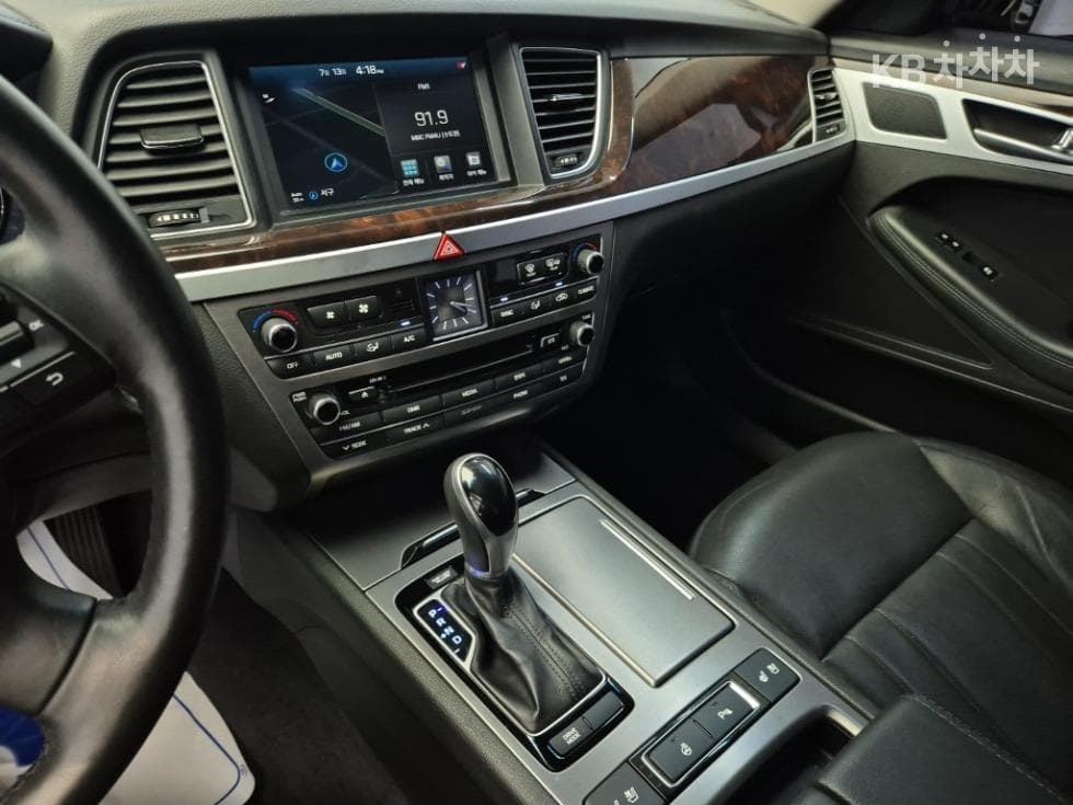 Hyundai GenesisDHG330 Modern AWD Standard - 10