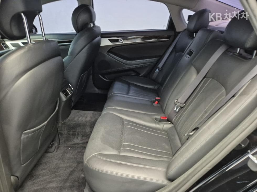 Hyundai GenesisDHG330 Modern AWD Standard - 12