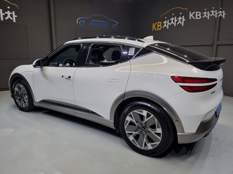 Дженезис GV60Стандартен 2WD Стандартен - 4