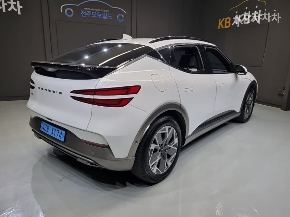 Дженезис GV60Стандартен 2WD Стандартен - 6