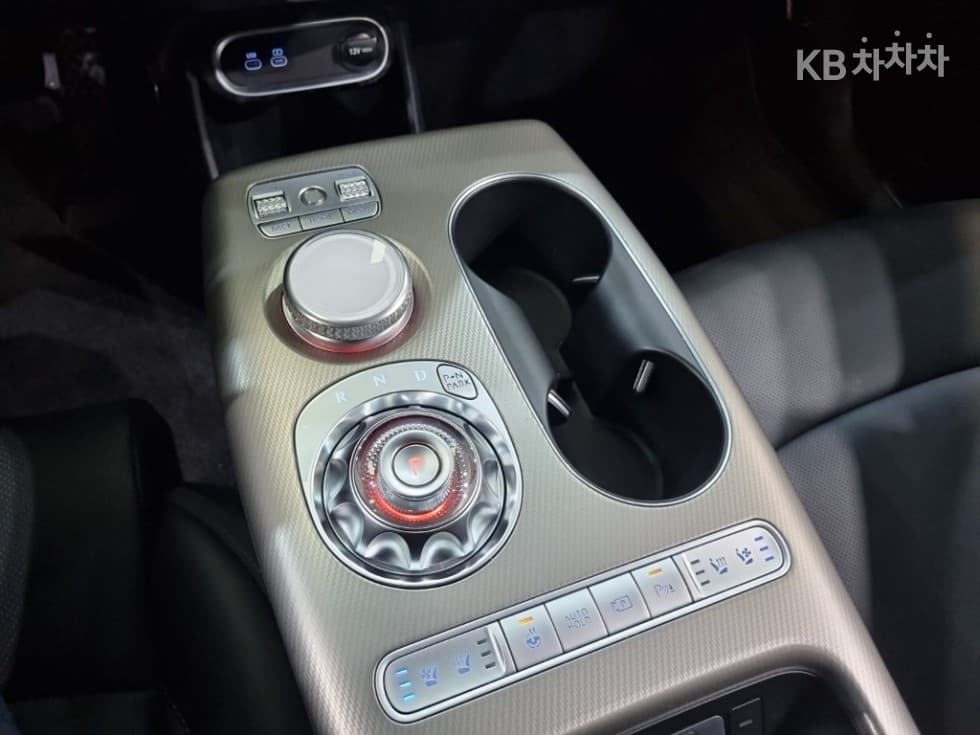 Дженезис GV60Стандартен 2WD Стандартен - 14