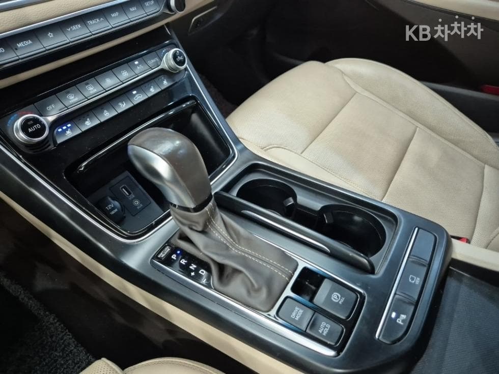 Хюндай Grandeur (Azera)IG2.4 Premium Стандартен - 8