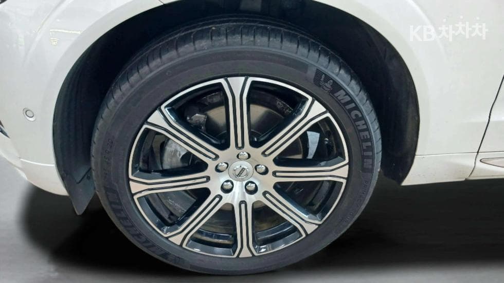 Volvo XC60 Второ поколениеB6 Inscription - 17