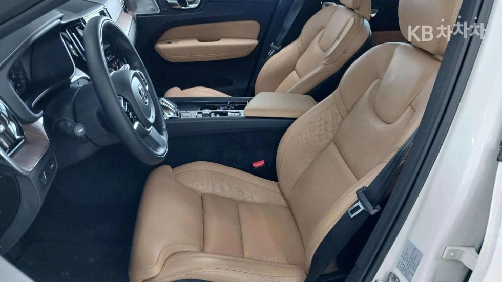 Volvo XC60 Второ поколениеB6 Inscription - 19