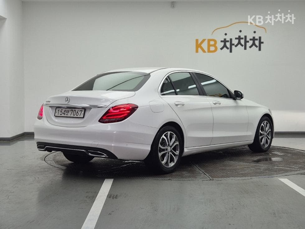 Mercedes-Benz The New (фейслифт) C-КласC220 d - 4