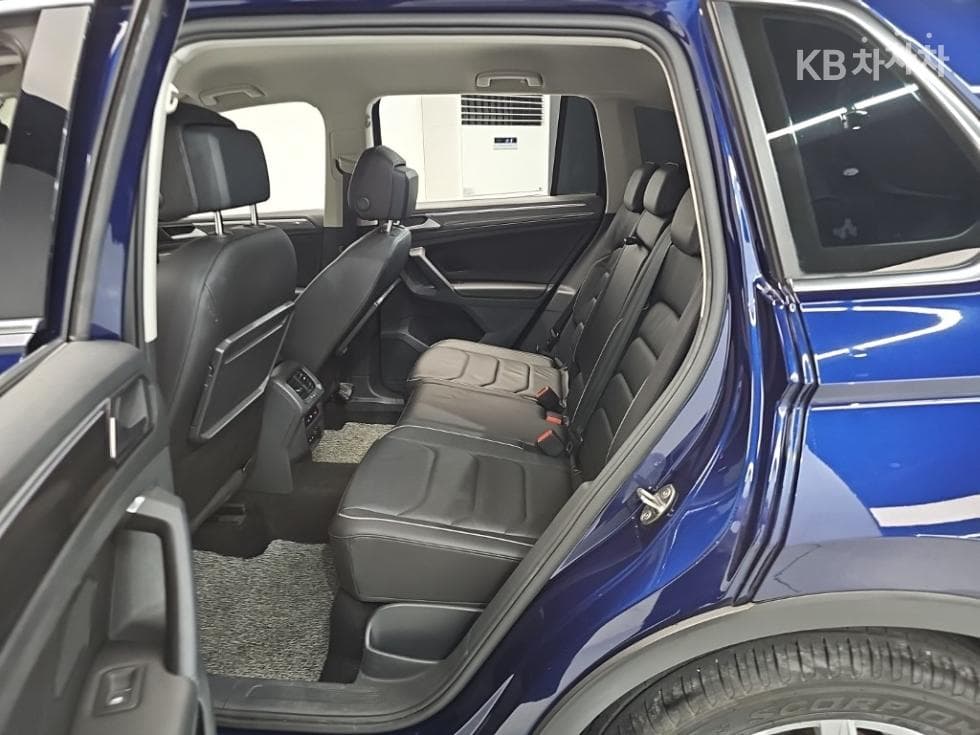 Volkswagen The New (фейслифт) Tiguan2.0 Турбо Дизел Инжекция Premium - 12