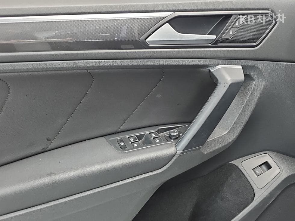 Volkswagen The New (фейслифт) Tiguan2.0 Турбо Дизел Инжекция Premium - 15