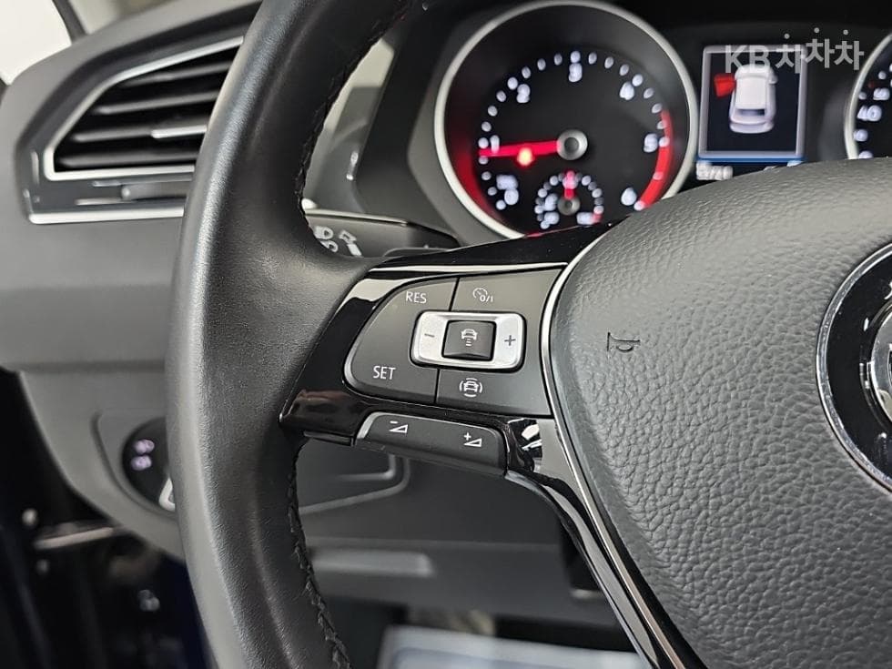Volkswagen The New (фейслифт) Tiguan2.0 Турбо Дизел Инжекция Premium - 18