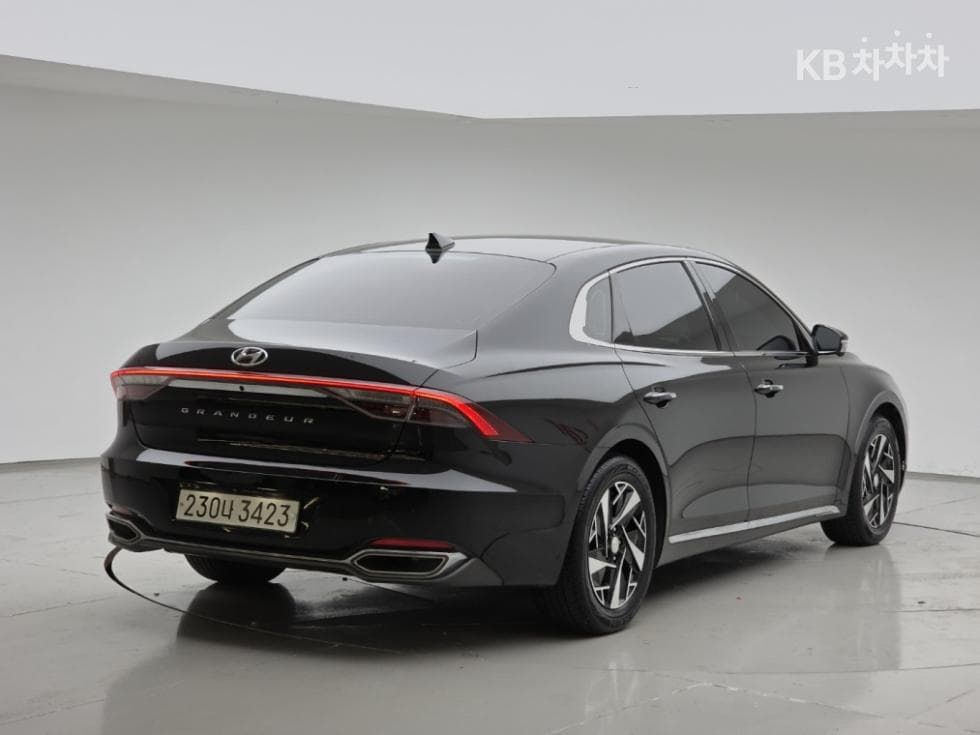 Хюндай The New (фейслифт) Grandeur (Azera) Хибрид2.4 Exclusive - 3