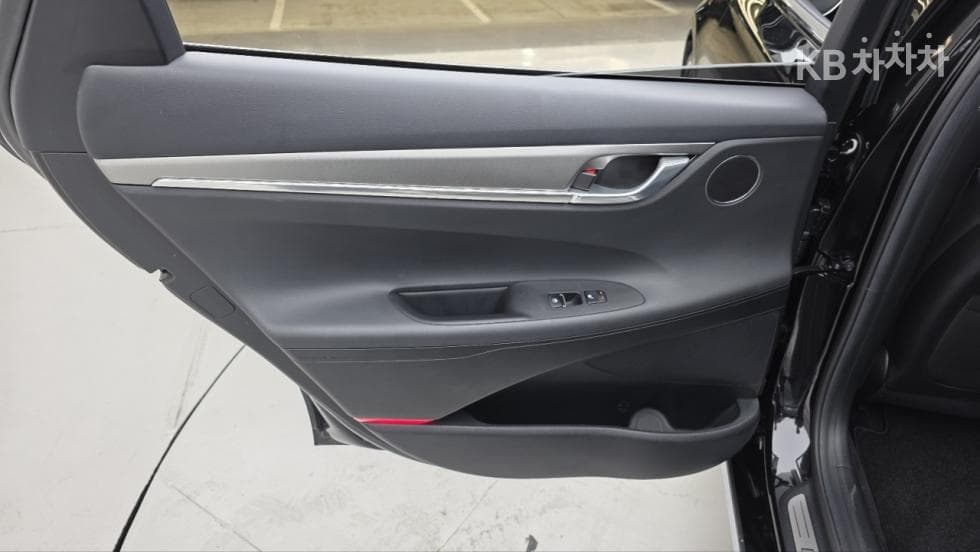 Hyundai The New (facelift) Grandeur (Azera)2.5 Premium - 17
