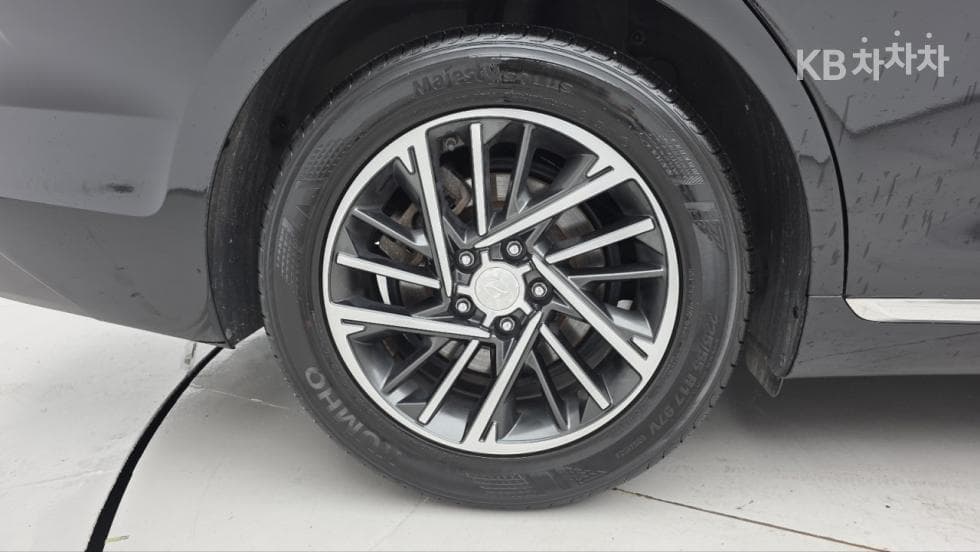 Hyundai The New (facelift) Grandeur (Azera)2.5 Premium - 23