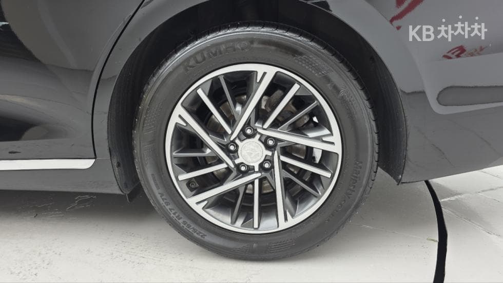 Hyundai The New (facelift) Grandeur (Azera)2.5 Premium - 24