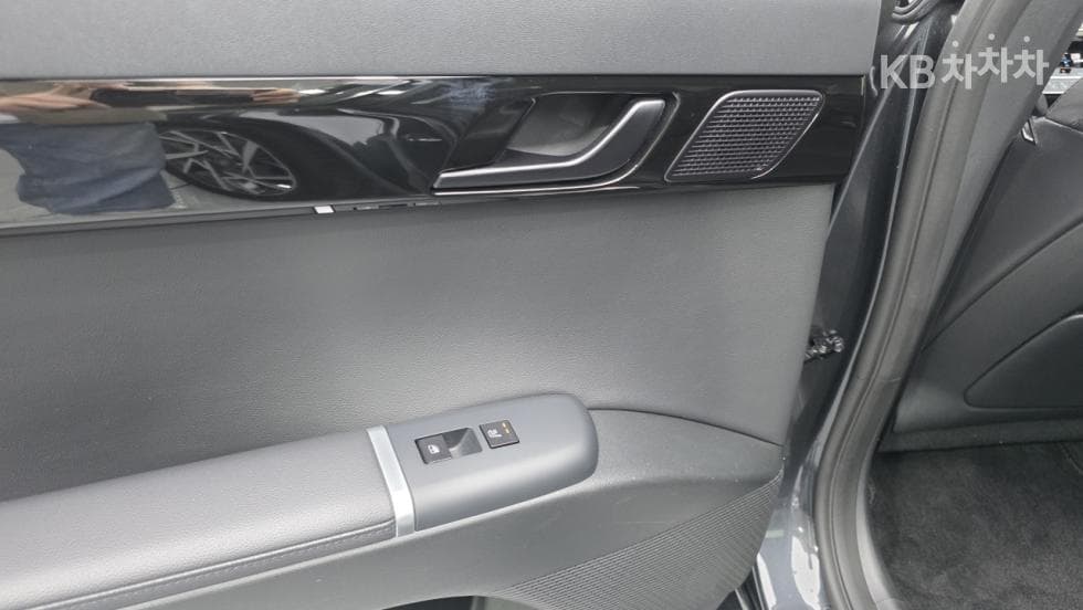 Хюндай Ди Всеново Grandeur (Azera)2.5L бензин 2WD Premium - 21