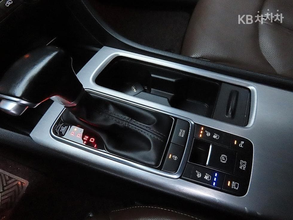 Kia K5 Second generation2.0 Gasoline SX Signature - 9
